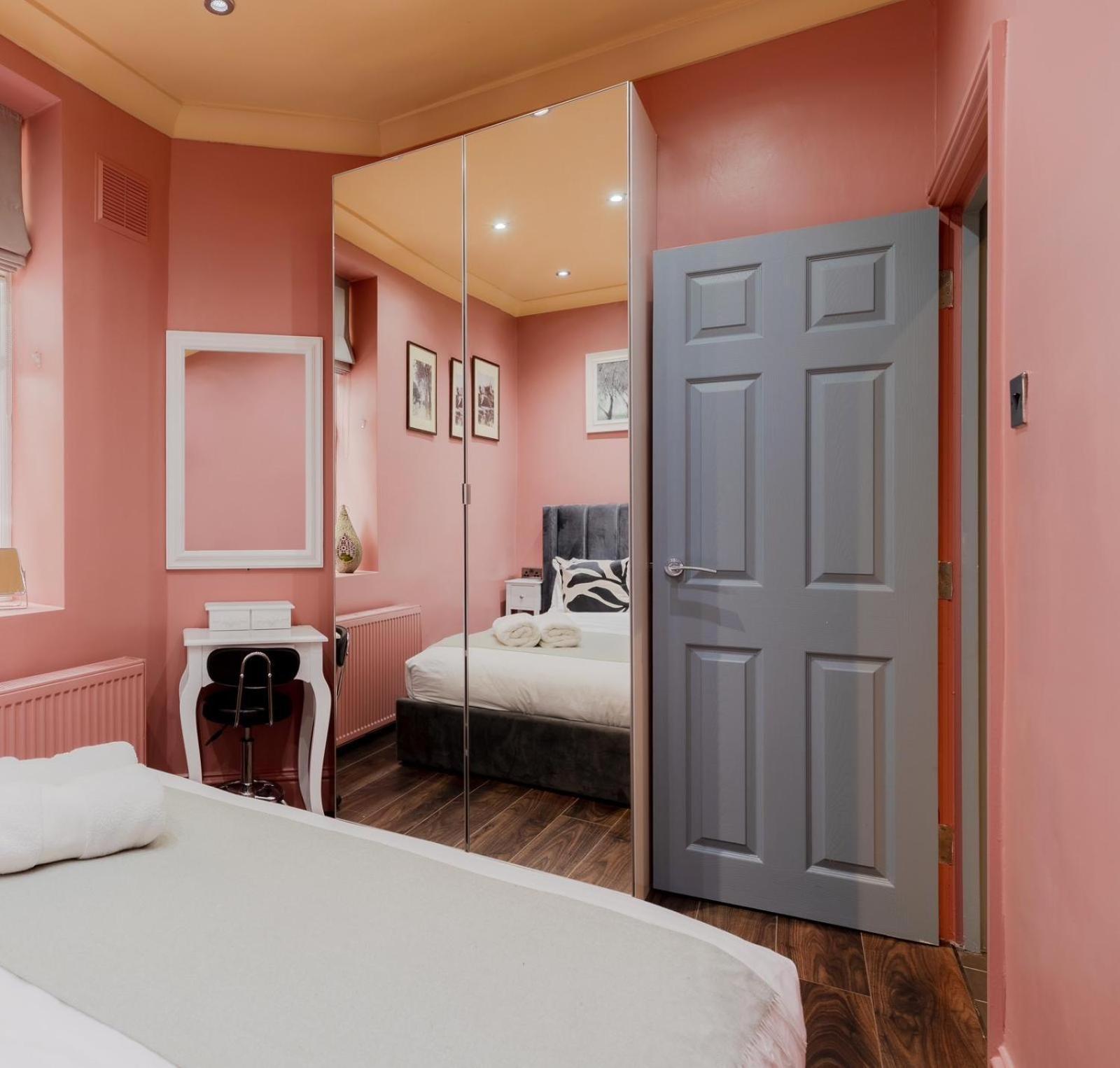 Stylish 2 Bedrooms Flat Sleeps 6 & Garden London Zone 2 Cls Central Εξωτερικό φωτογραφία